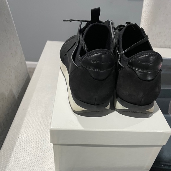 Balenciaga - Picture 5 of 5